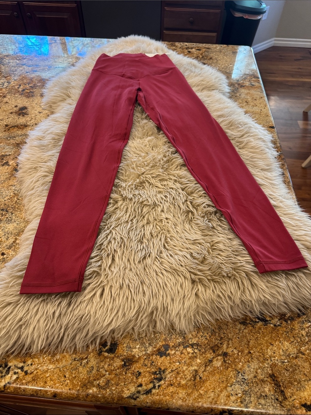 NWT Aerie Offline real me crossover 7/8 leggings. Burgundy color size S.